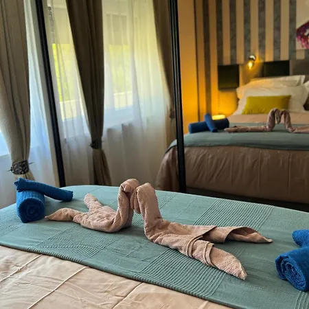 New! Griet Luxury With Private Parking Apartment